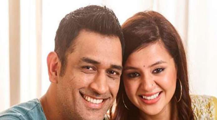 ధోని తొలిసారిగా ఒక యాడ్ లో తన భార్యతో స్క్రీన్ స్పేస్ ని పంచుకున్నాడు – AudienceReports.com MS-Dhoni-shares-screen-space-with-wife-AudienceReports.com