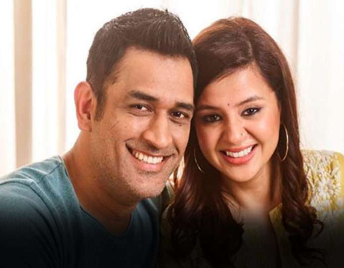 MS-Dhoni-shares-screen-space-with-wife-AudienceReports.com