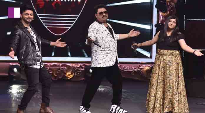 RJ ANMOL MAKES KUMAR SANU STRIKE SRK’s SIGNATURE POSE! RJ ANMOL MAKES KUMAR SANU STRIKE SRK's SIGNATURE POSE!